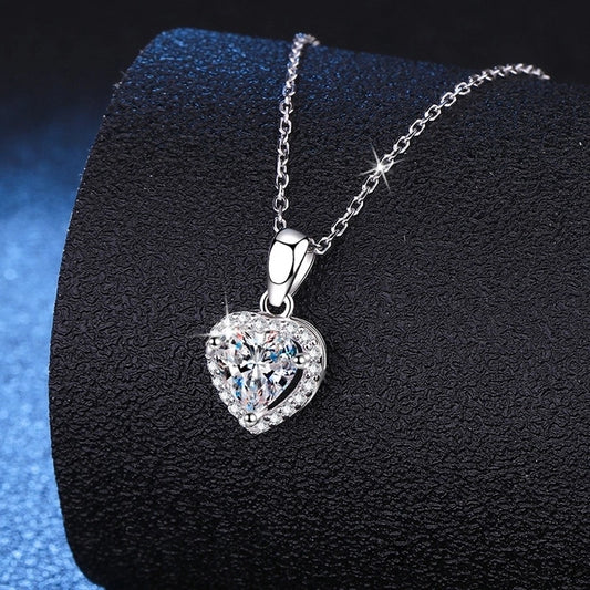 925 Sterling Silver Moissanite Zircon Inlay Heart Shape GRA Certificate Pendant Necklace